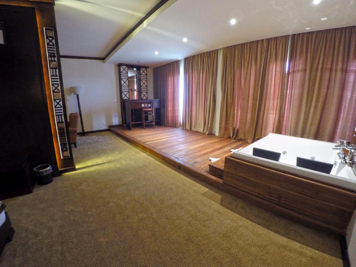 Africana Hotel & Spa Qaryat Shakush Exteriör bild